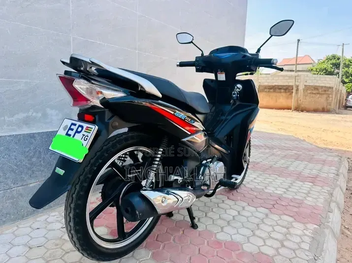 Nouveau Yamaha Crux 2026 Argenté