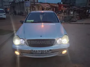 Mercedes-Benz C200 2011 Noir