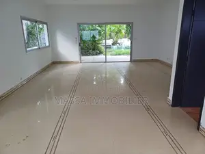 3chbre Villa dans Massa Immobilier, Marcory à Louer