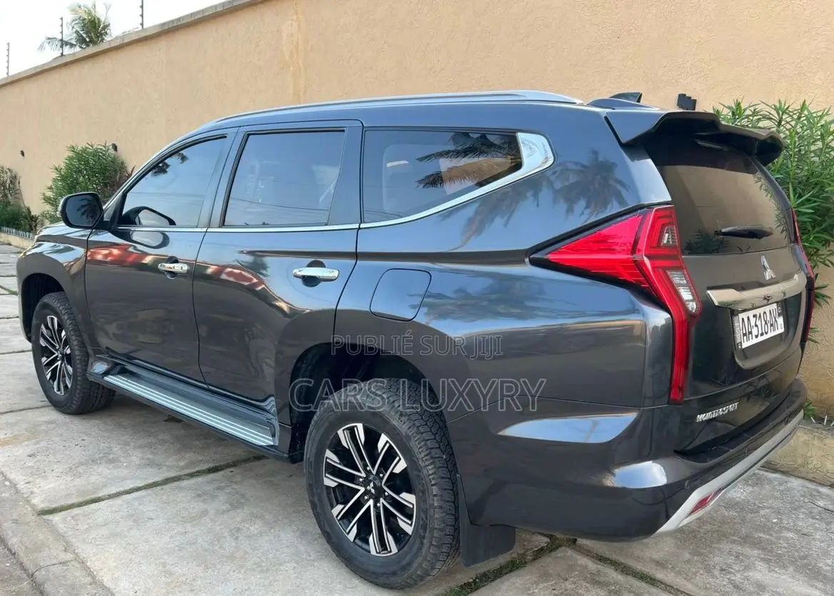 Mitsubishi Montero Sport 2024 Noir