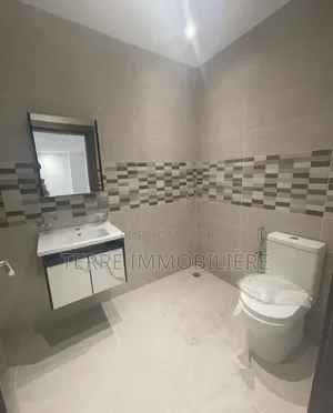 3chbre Appartement dans La Terre Immobilière, Cocody à Louer