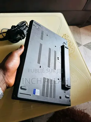 Serveur Lenovo ThinkSystem SD530 12GB Intel Core i7 SSHD+SSD 128GB