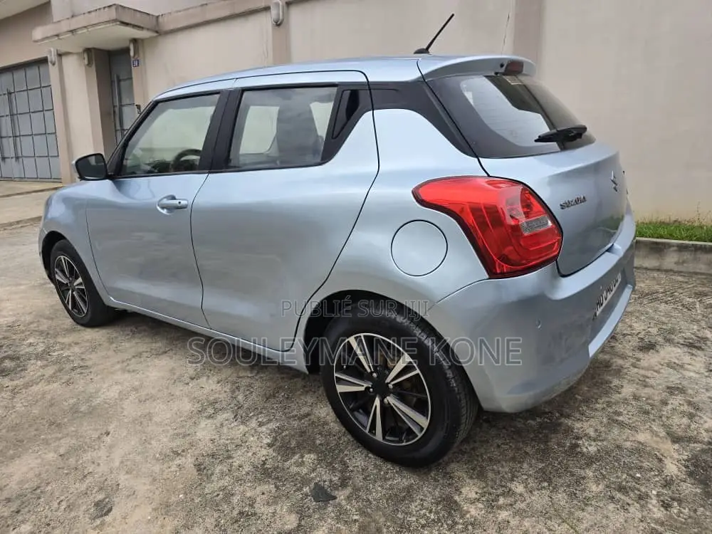 Suzuki Swift 2022 Bleu