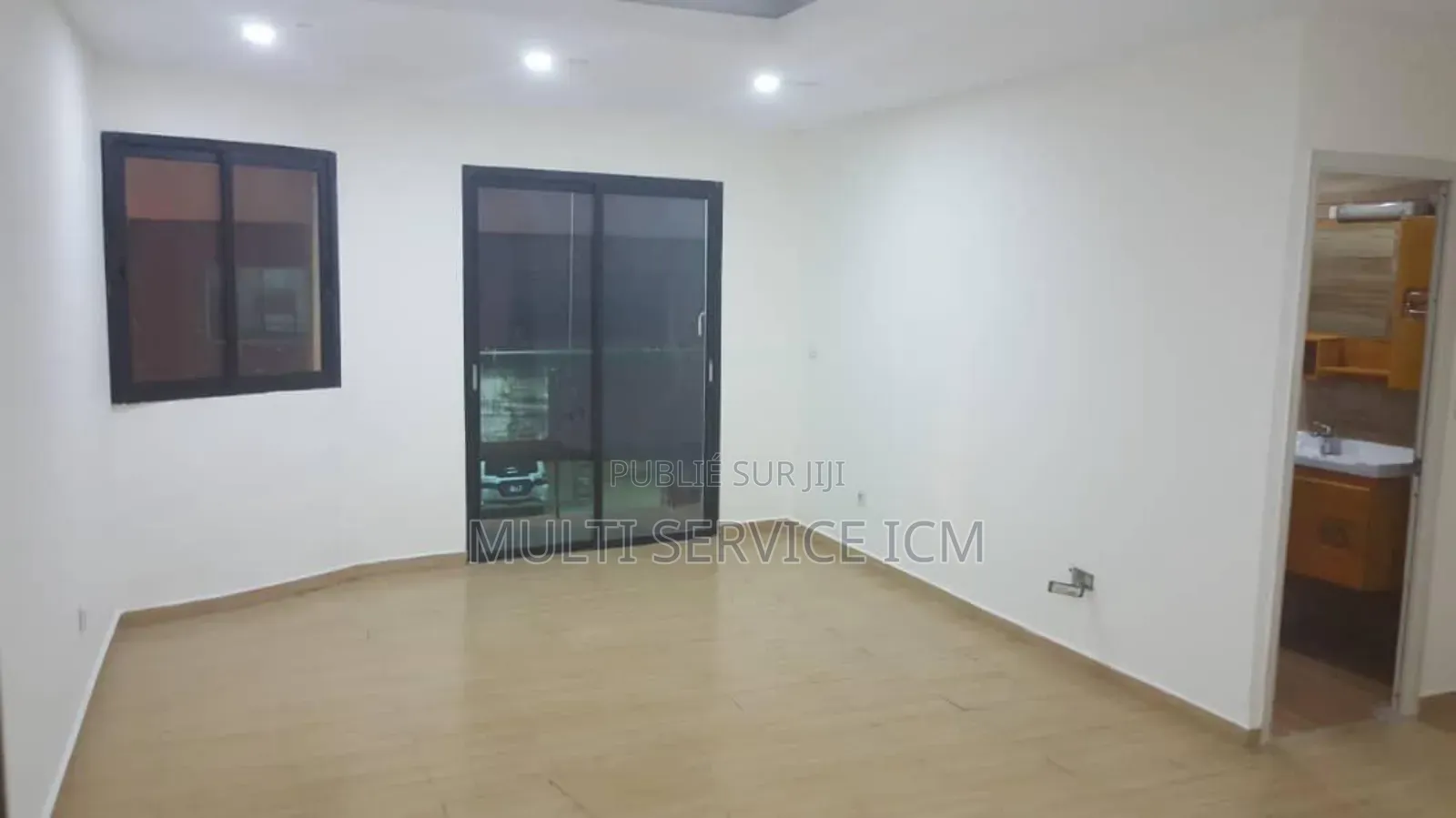 Meublé 3chbre Appartement dans Ismaël Coulibaly, Cocody à Vendre