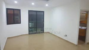 Meublé 3chbre Appartement dans Ismaël Coulibaly, Cocody à Vendre