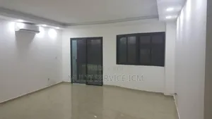 Meublé 3chbre Appartement dans Ismaël Coulibaly, Cocody à Vendre