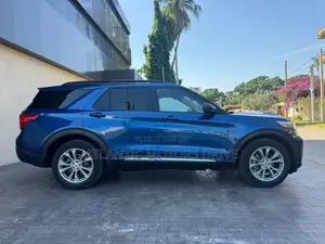Ford Explorer XLT 2022 Bleu