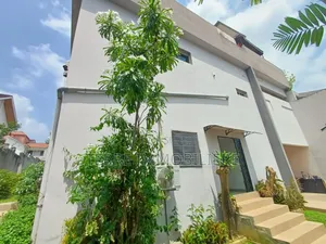 4chbre Duplex dans La Terre Immobilière, Cocody à Vendre