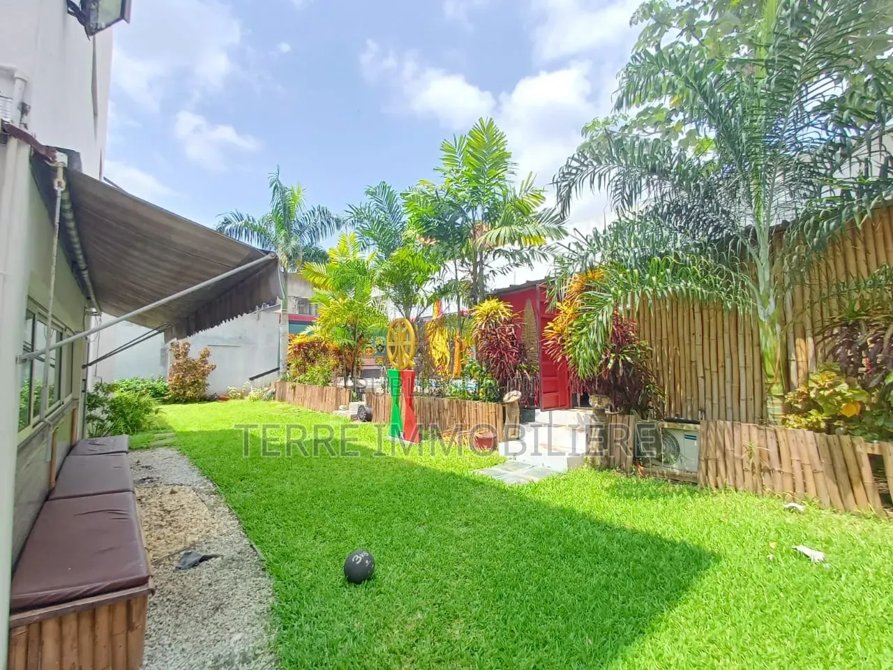 4chbre Duplex dans La Terre Immobilière, Cocody à Vendre