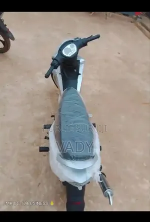 KTM Duke 125 2025 Gris