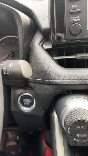 Toyota RAV4 2021 Noir