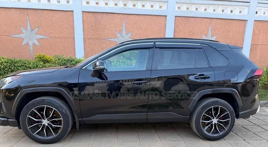 Toyota RAV4 2021 Noir