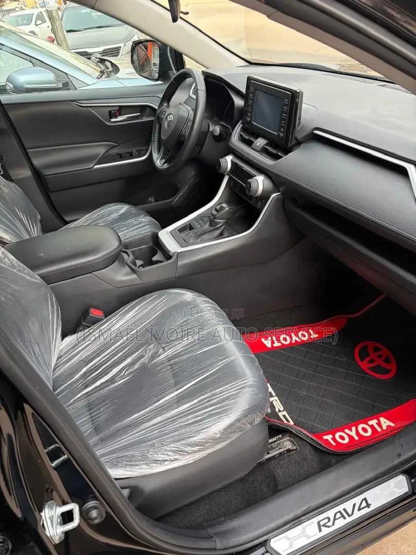 Toyota RAV4 2021 Noir