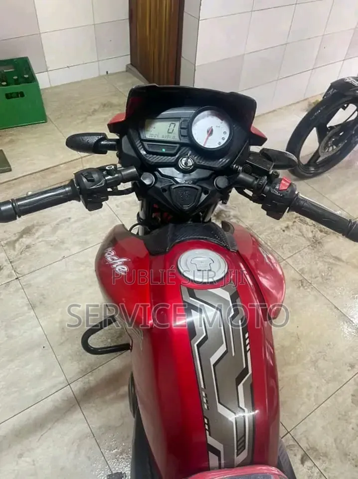 Nouveau TVS Apache 180 RTR 2022 Autre