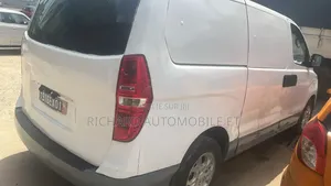 Hyundai H1 2016 Blanc
