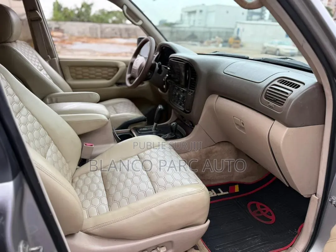Toyota Land Cruiser 2000 Gris
