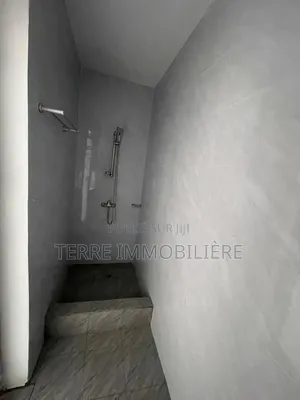 2chbre Appartement dans La Terre Immobilière, Cocody à Vendre