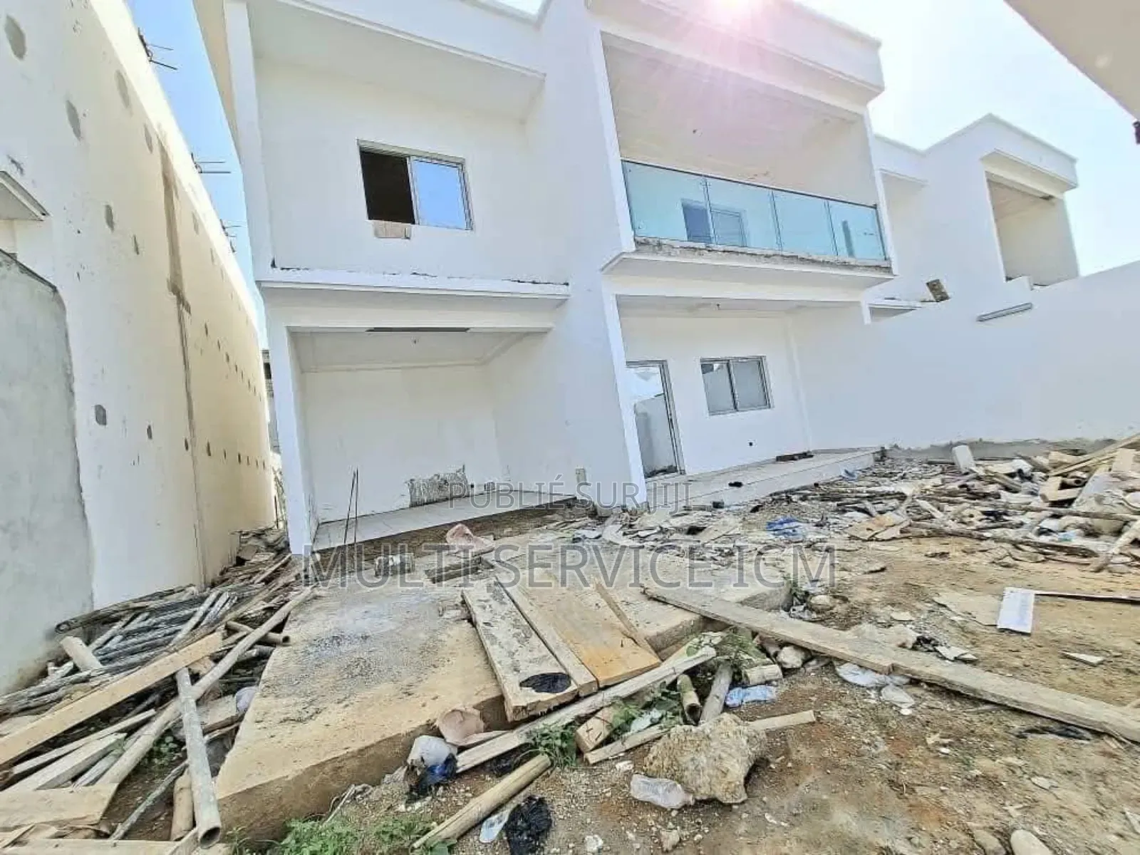5chbre Duplex dans Ismaël Coulibaly, Bingerville à Vendre