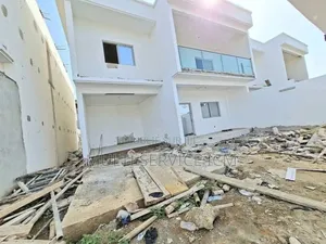 5chbre Duplex dans Ismaël Coulibaly, Bingerville à Vendre