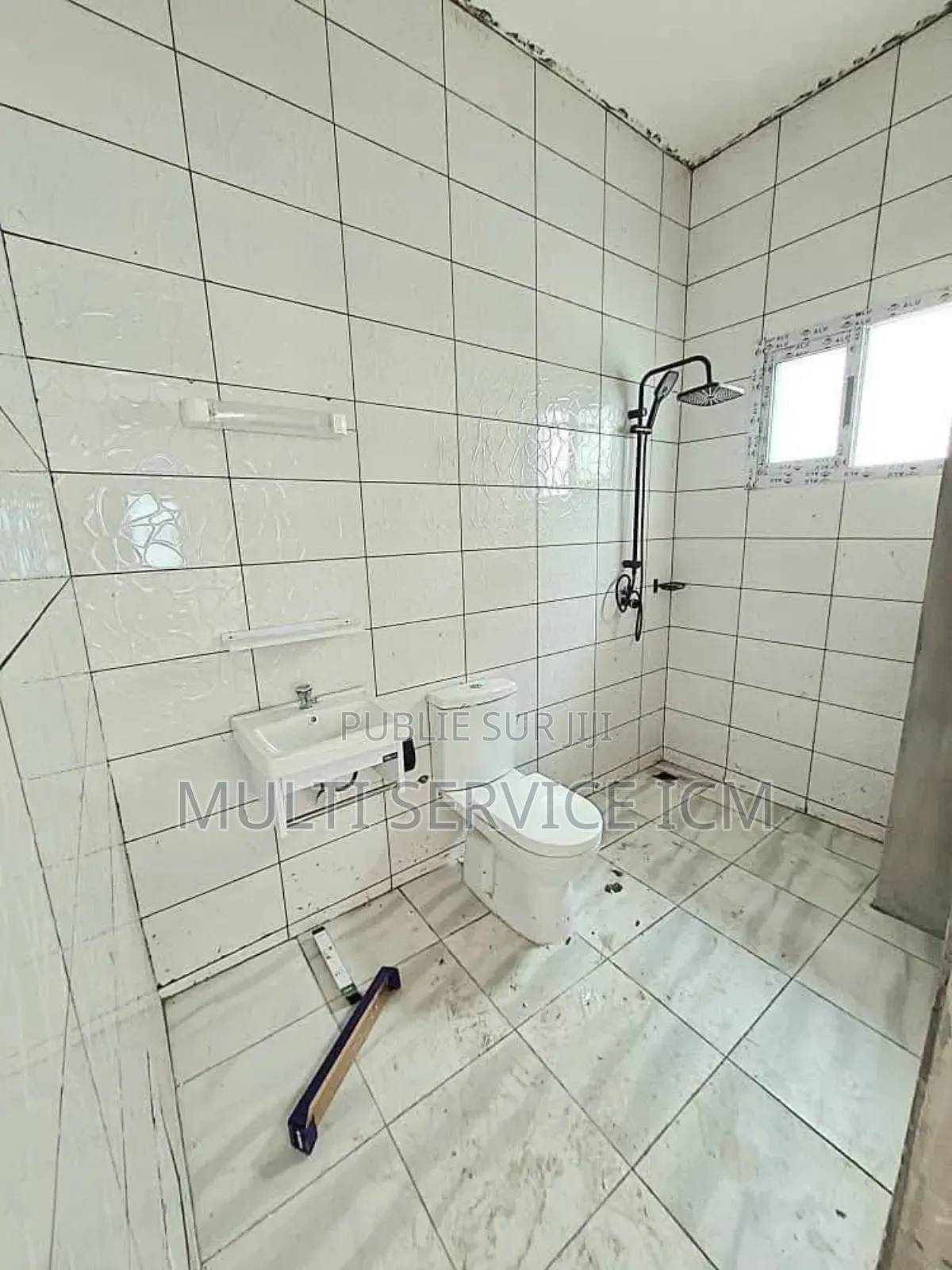 5chbre Duplex dans Ismaël Coulibaly, Bingerville à Vendre