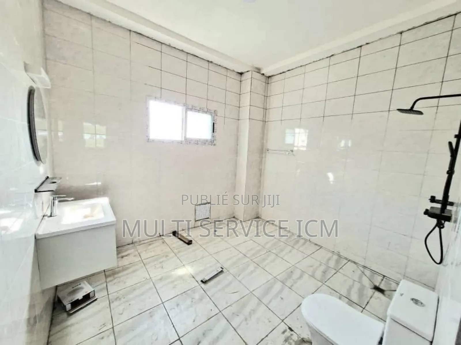5chbre Duplex dans Ismaël Coulibaly, Bingerville à Vendre