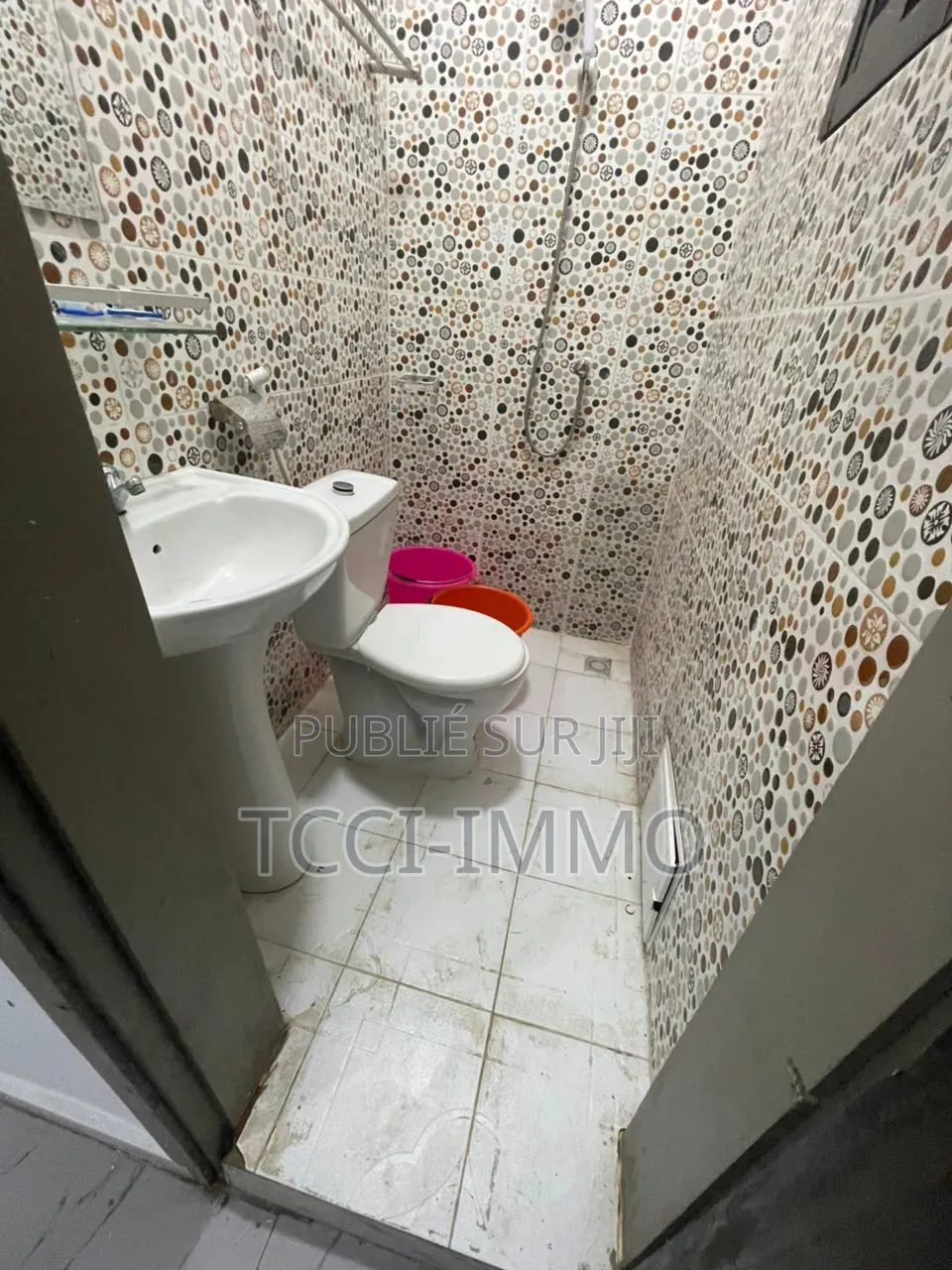 2chbre Appartement dans Tcci Sarl, Cocody à Louer