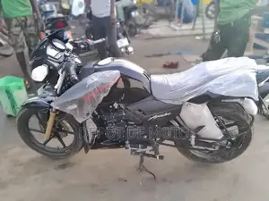 Nouveau TVS Apache 180 RTR 2024 Noir
