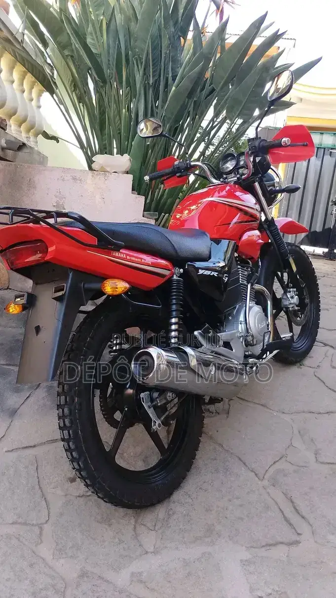Nouveau Yamaha YBR125 2024 Rouge