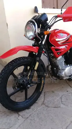 Nouveau Yamaha YBR125 2024 Rouge