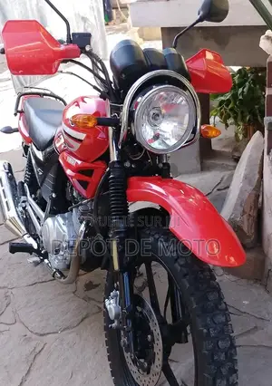Nouveau Yamaha YBR125 2024 Rouge