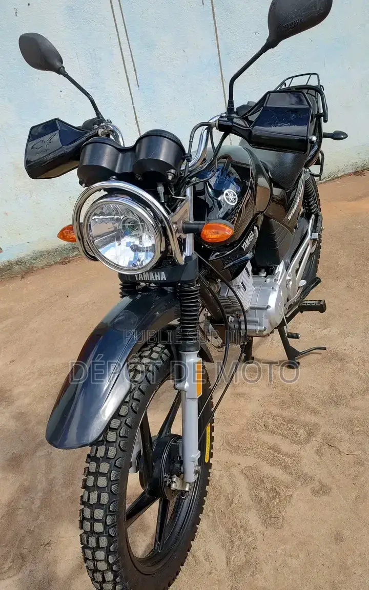 Nouveau Yamaha YBR125 2023 Noir