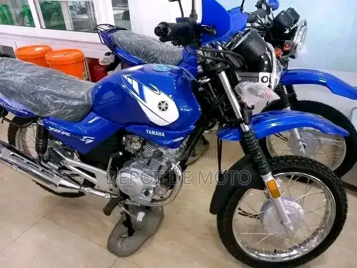 Nouveau Yamaha YBR125 2024 Bleu