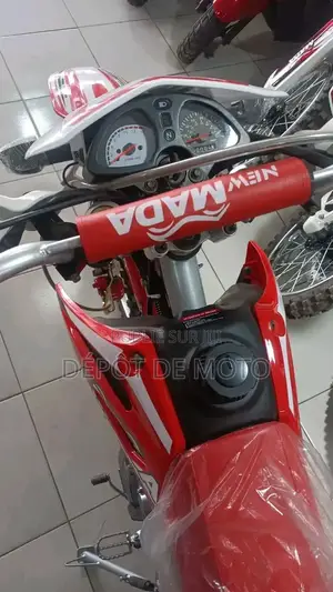 Nouveau Yamaha Autre 2025 Rouge