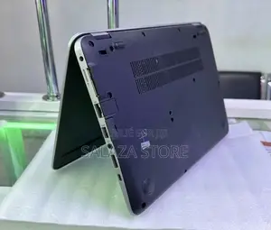 Ordinateur portable HP 240 G4 8GB Intel Core i5 SSD 256GB
