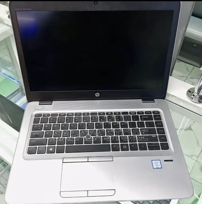 Ordinateur portable HP 240 G4 8GB Intel Core i5 SSD 256GB