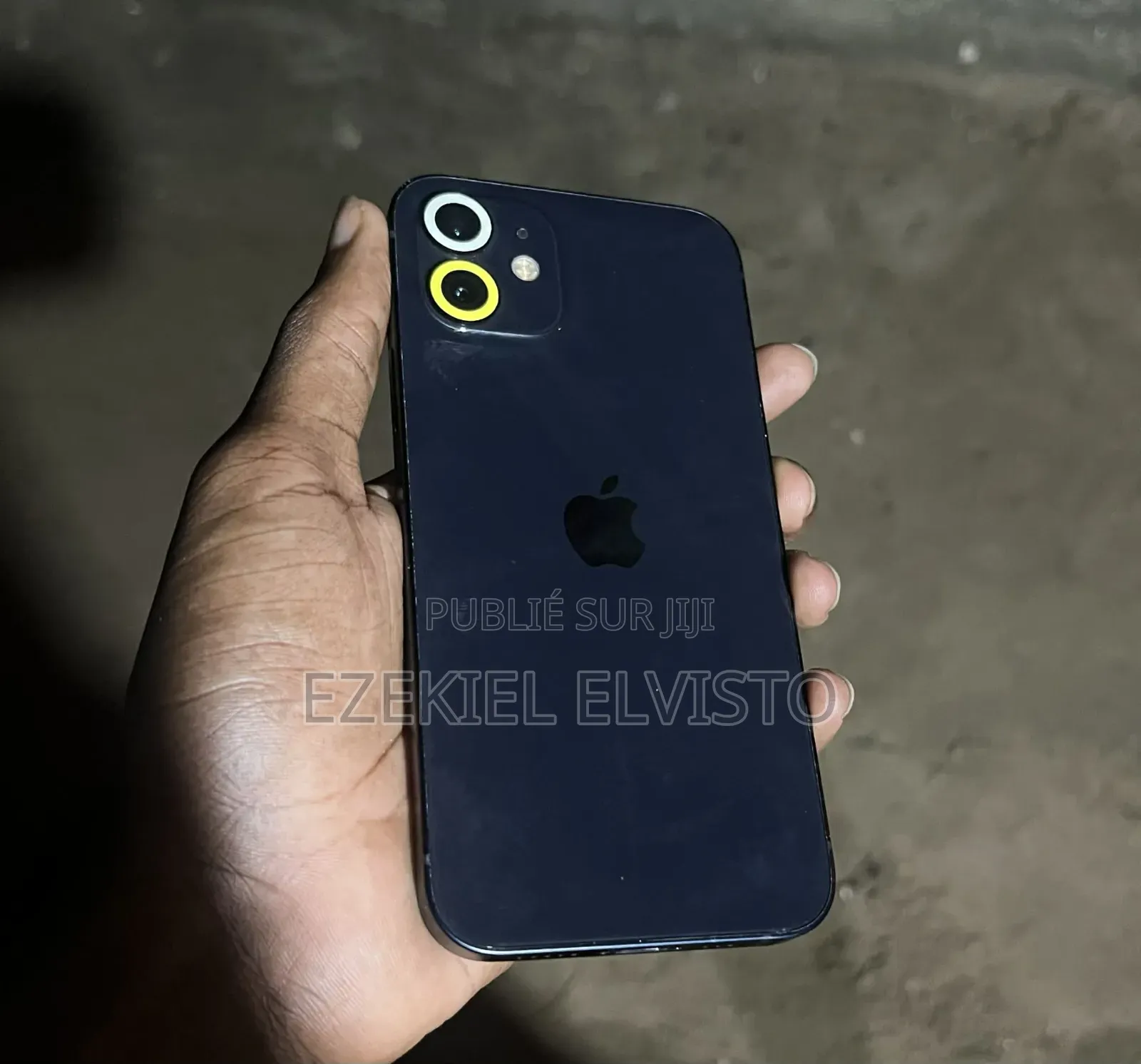 Apple iPhone 12 64 GB Noir