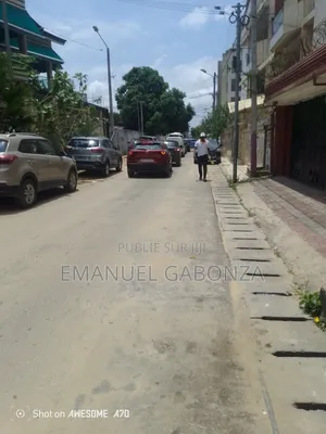 1chbre Appartement dans Gabonza, Cocody à Louer