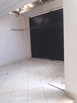2chbre Appartement dans Gabonza, Cocody à Louer