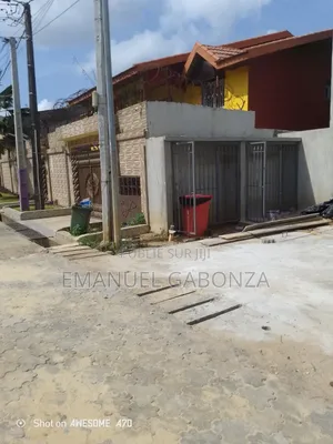 4chbre Appartement dans Gabonza, Cocody à Louer