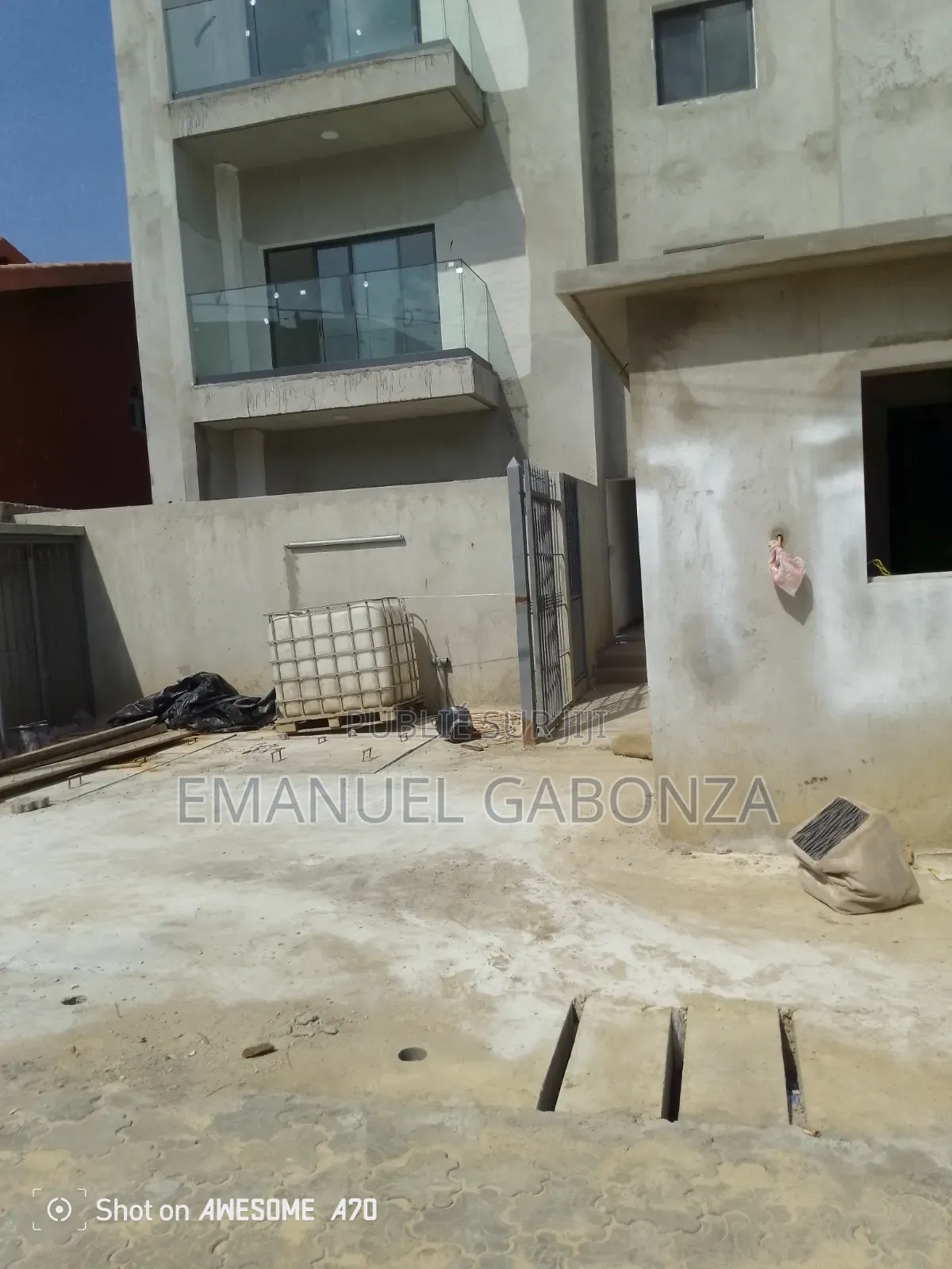 4chbre Appartement dans Gabonza, Cocody à Louer