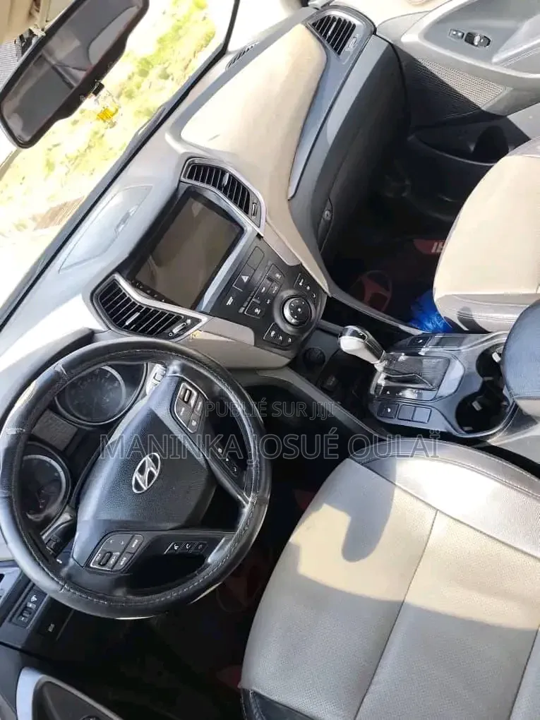 Hyundai Santa Fe GLS 4dr SUV (3.3L 6cyl 6A) 2014 Noir