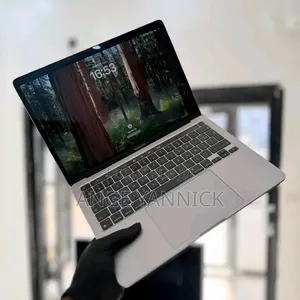 Nouveau Apple MacBook Pro 2022 M2 8GB Apple M2 SSD 512GB