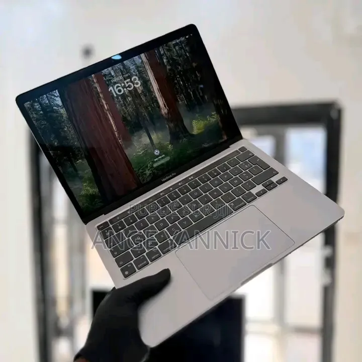 Nouveau Apple MacBook Pro 2022 M2 8GB Apple M2 SSD 512GB