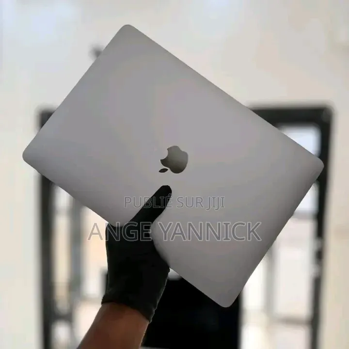 Nouveau Apple MacBook Pro 2022 M2 8GB Apple M2 SSD 512GB