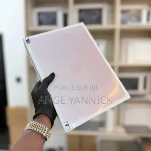 Nouveau Ordinateur portable Apple MacBook Neo 2026 8GB Autre SSD 256GB