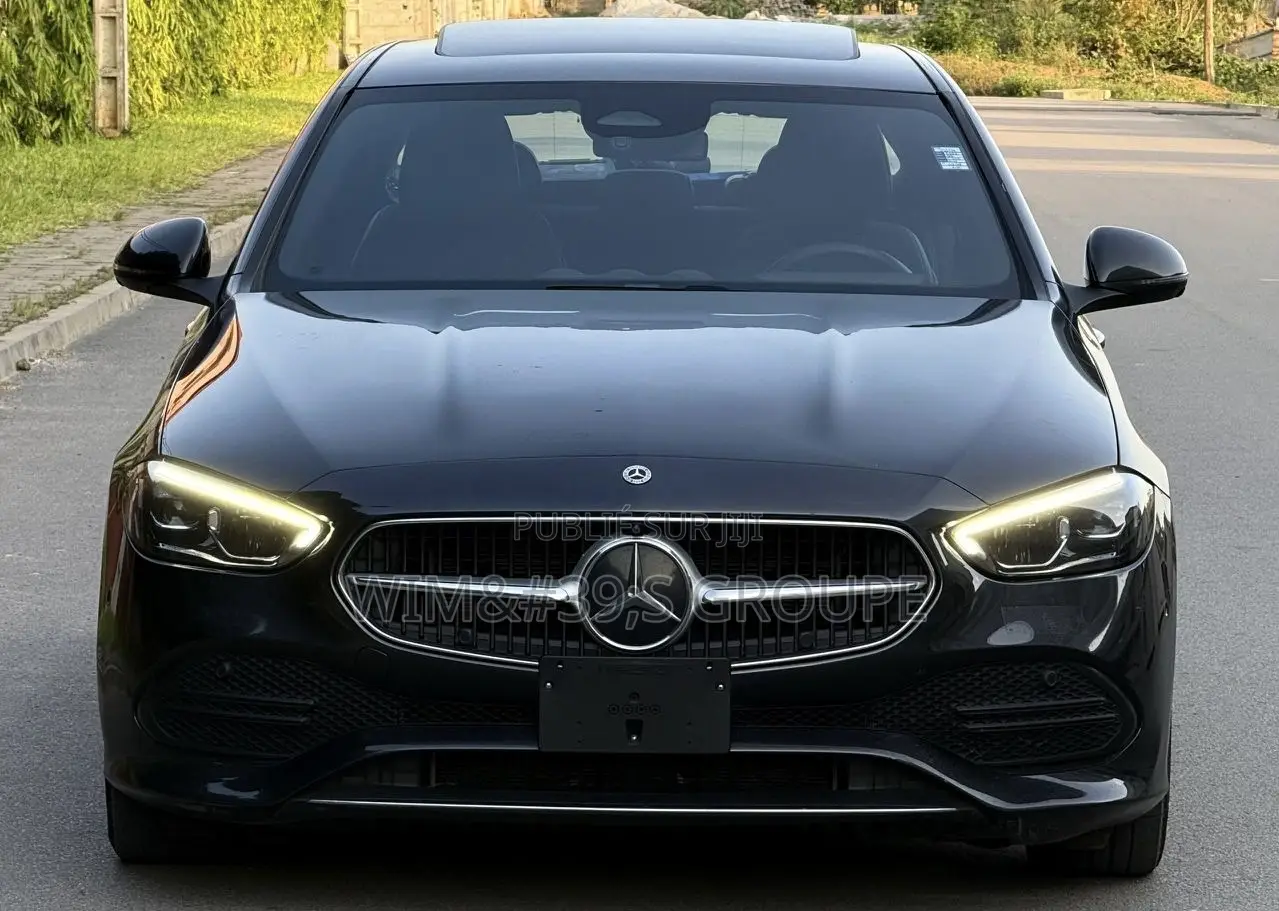 Nouveau Mercedes-Benz C300 2023 Noir