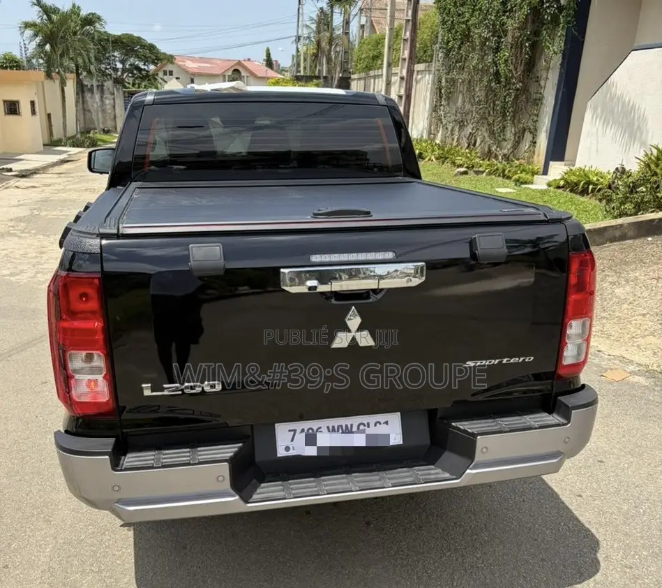 Nouveau Mitsubishi L200 2025 Noir