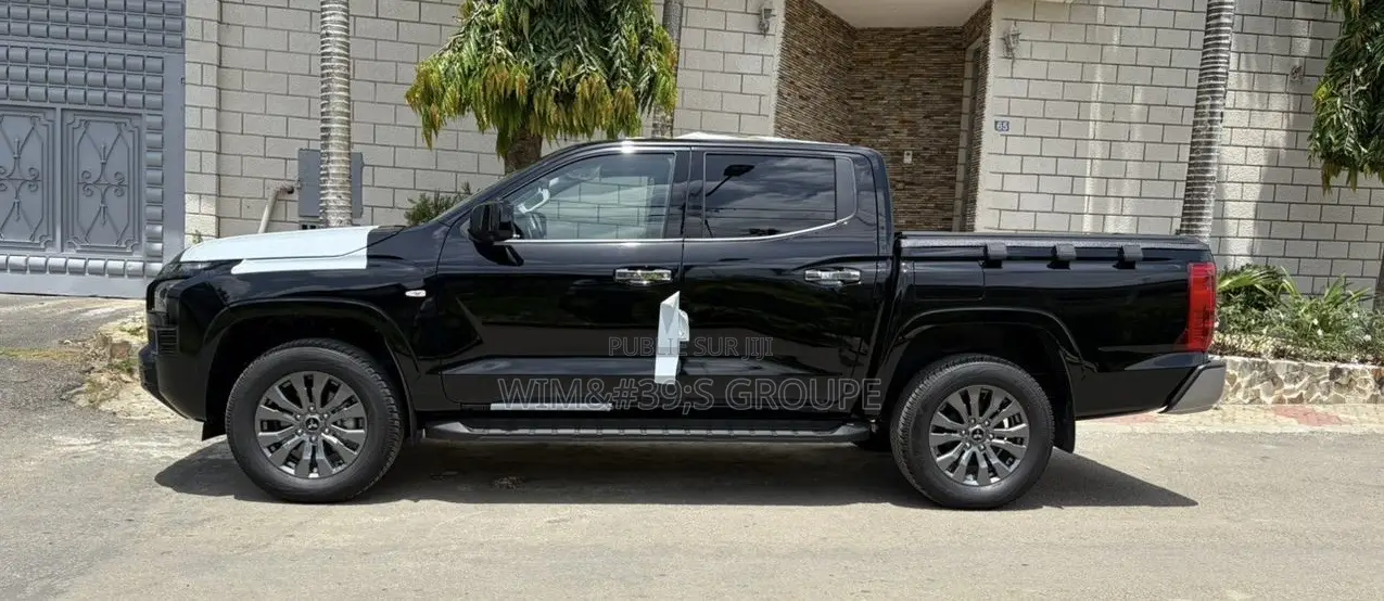 Nouveau Mitsubishi L200 2025 Noir
