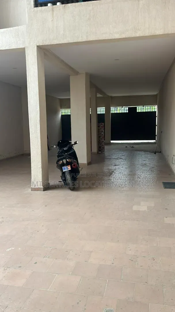 Meublé 1chbre Appartement dans Mt Location, Cocody à Louer