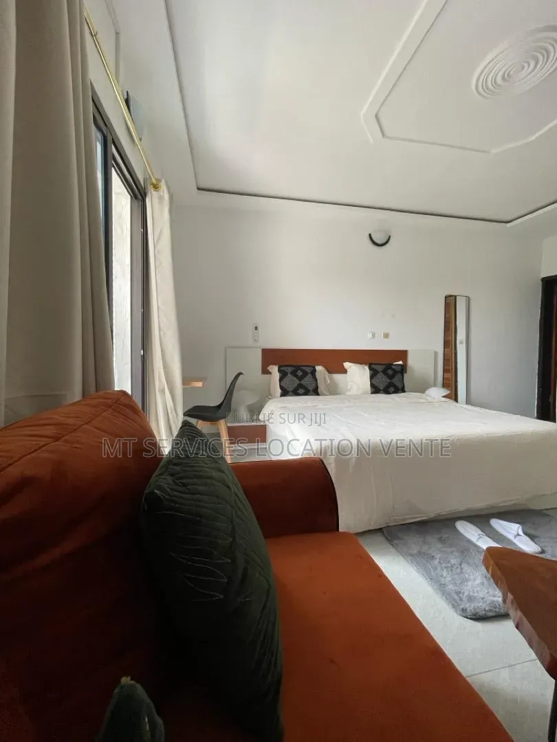 Meublé 1chbre Appartement dans Mt Location, Cocody à Louer